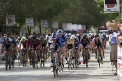 5-UHC's_leadout_into_the_final_lap