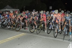 3-Pro_Women_on_the_line