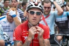 36-adam_myerson_lines_up