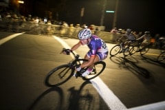 18-an_aggressive_womens_field_through_turn_four
